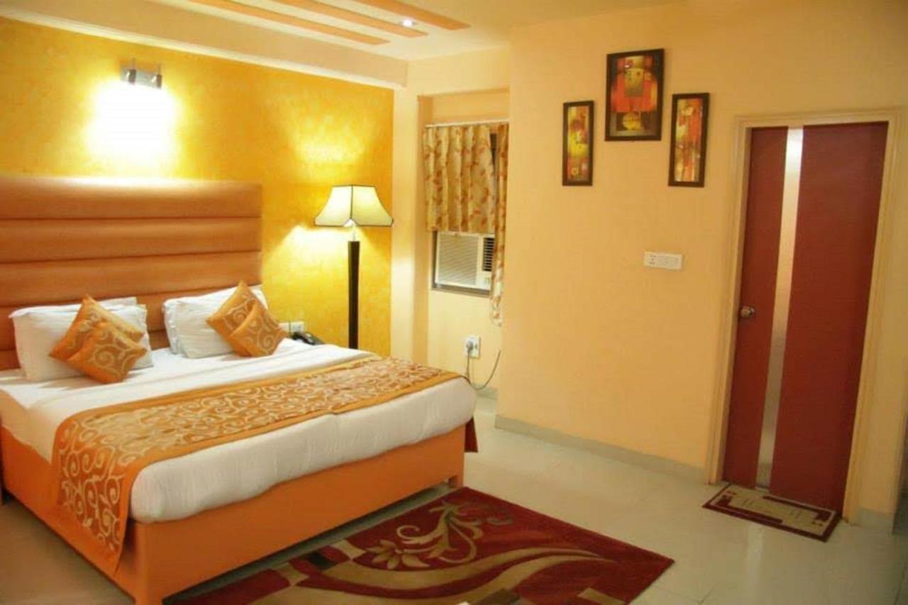 Hotel Classic Paradise Ню Делхи Екстериор снимка