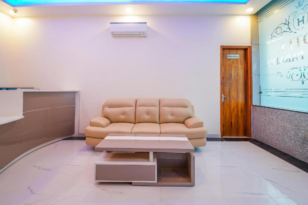 Hotel Classic Paradise Ню Делхи Екстериор снимка