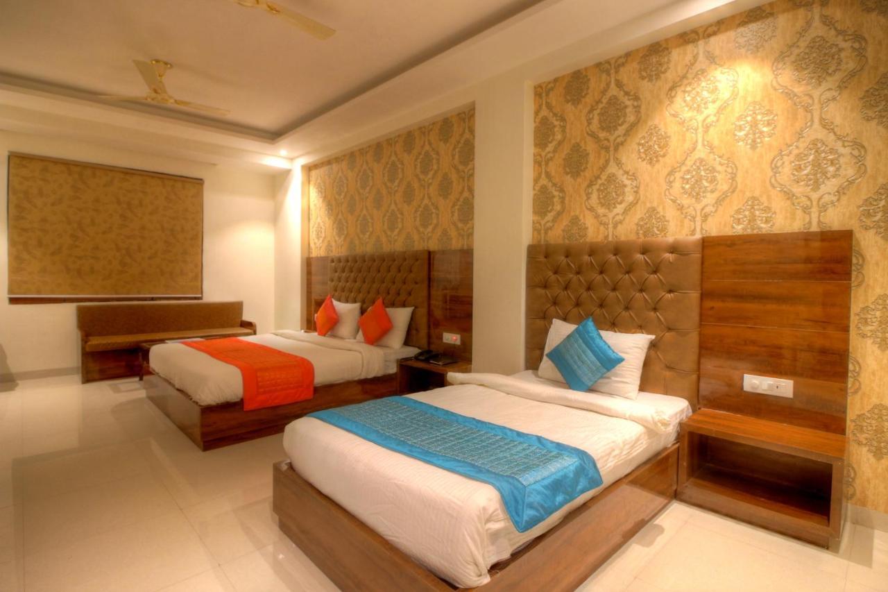 Hotel Classic Paradise Ню Делхи Екстериор снимка