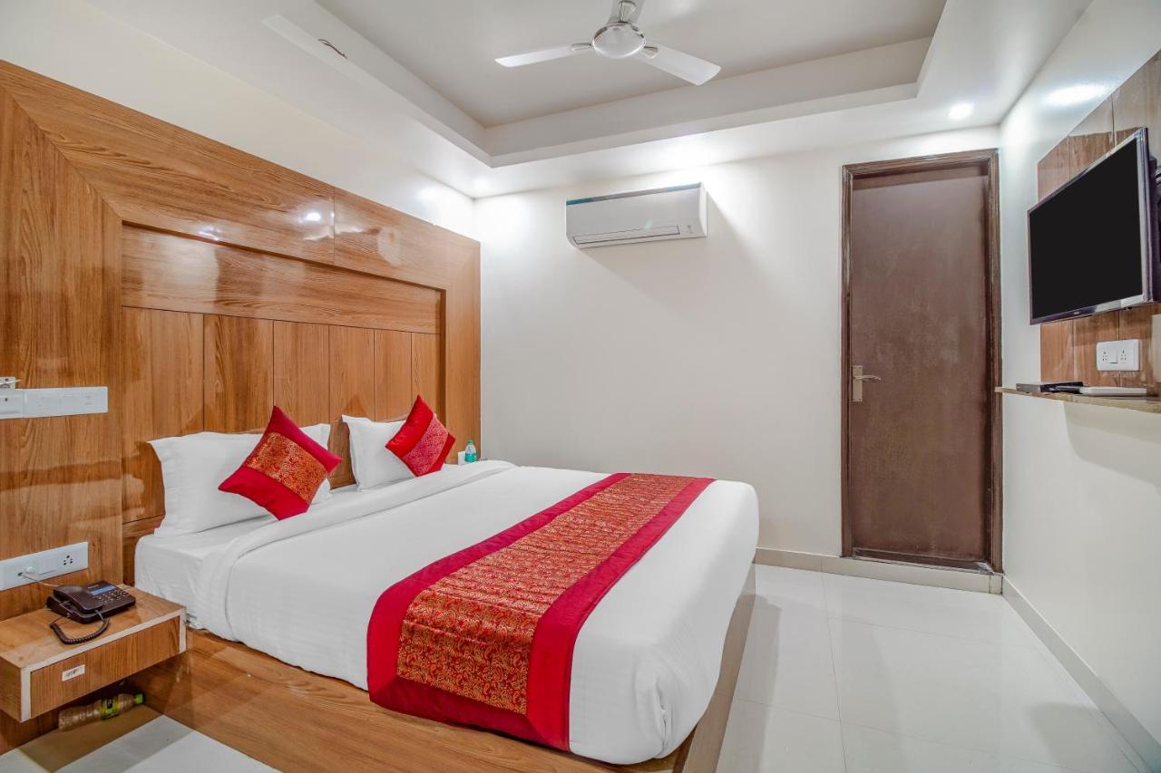 Hotel Classic Paradise Ню Делхи Екстериор снимка