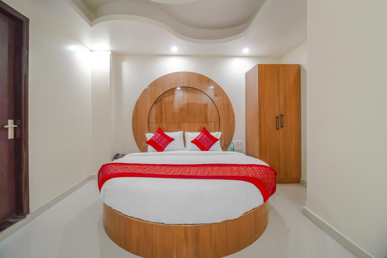Hotel Classic Paradise Ню Делхи Екстериор снимка