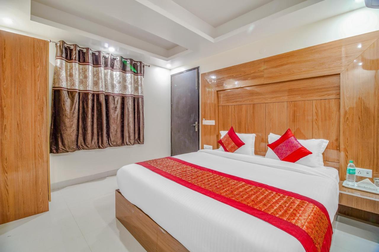 Hotel Classic Paradise Ню Делхи Екстериор снимка