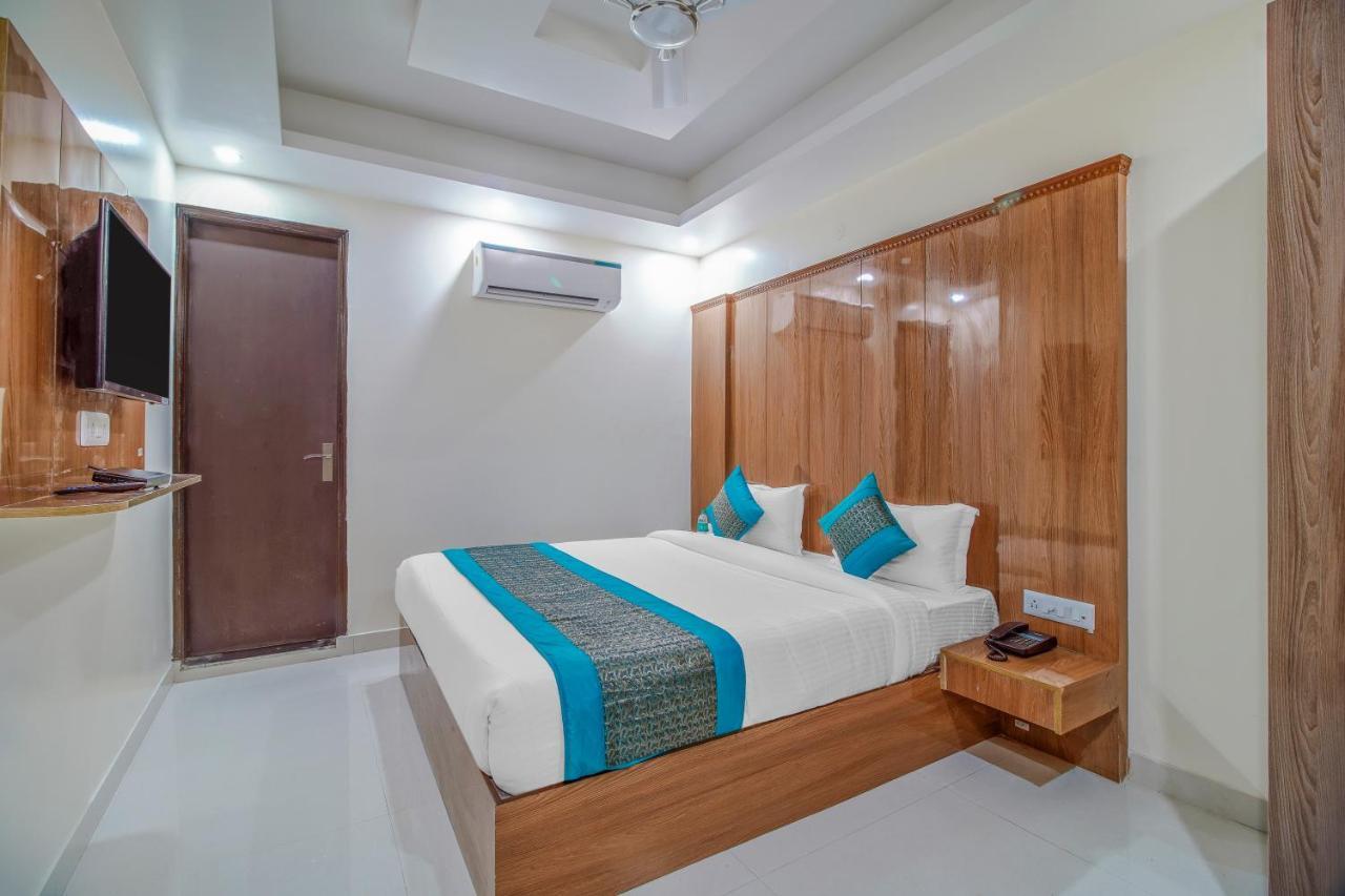 Hotel Classic Paradise Ню Делхи Екстериор снимка