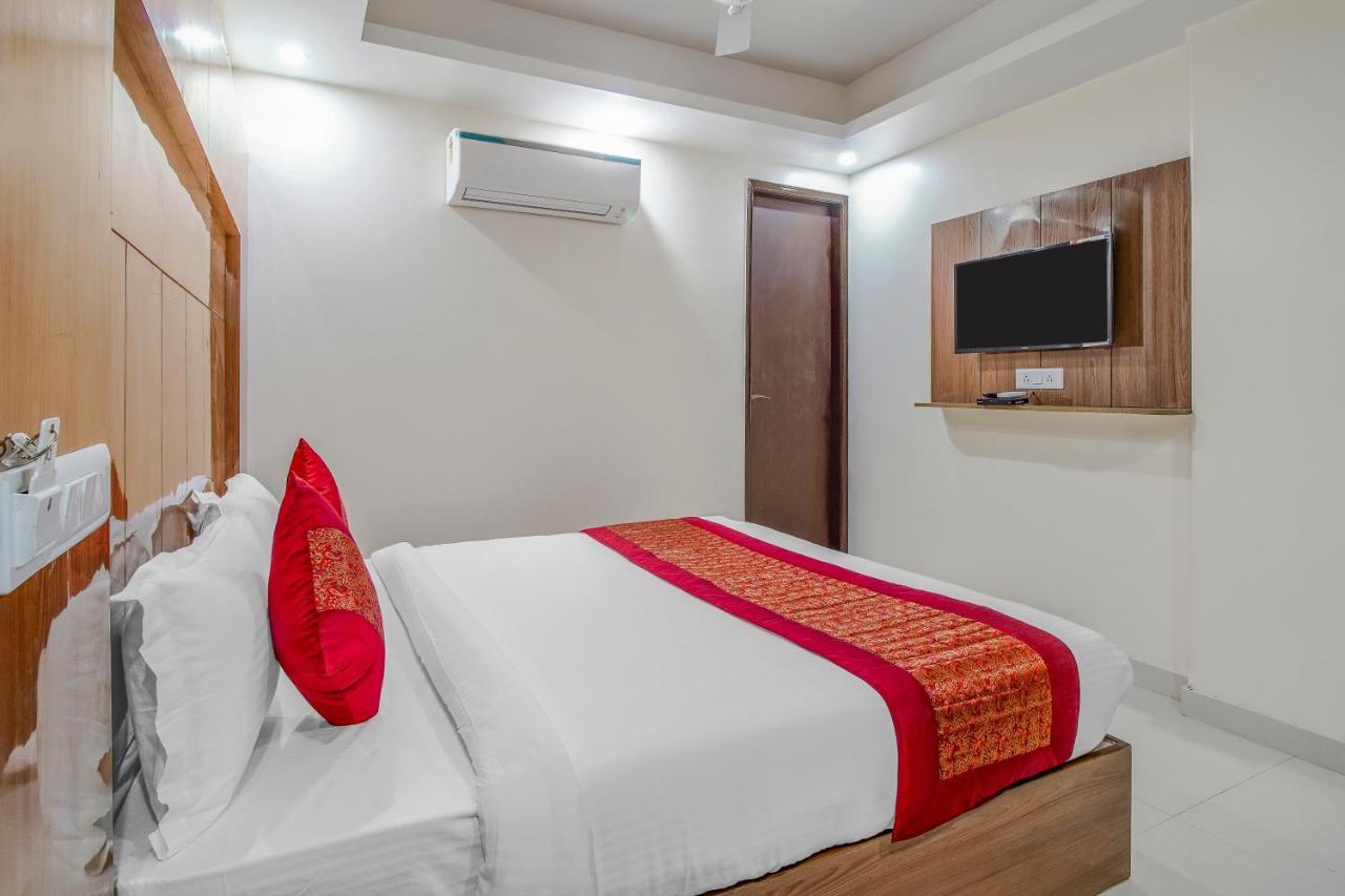 Hotel Classic Paradise Ню Делхи Екстериор снимка